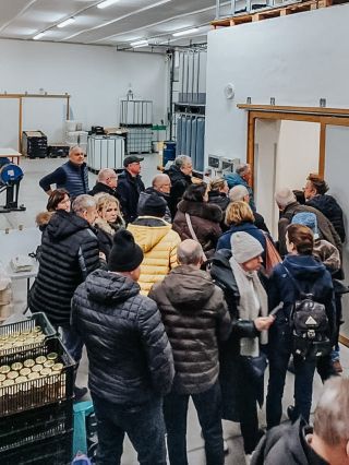 Ještě před svátky nás navštívila skupina polských včelařů, kteří k nám přijeli na svůj předvánoční výlet 🌟 Čekala je...